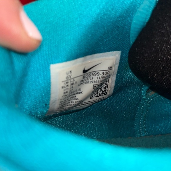 Nike Kids Turquoise, Yellow & Orange Animal-Print Sneakers - Picture 6 of 6